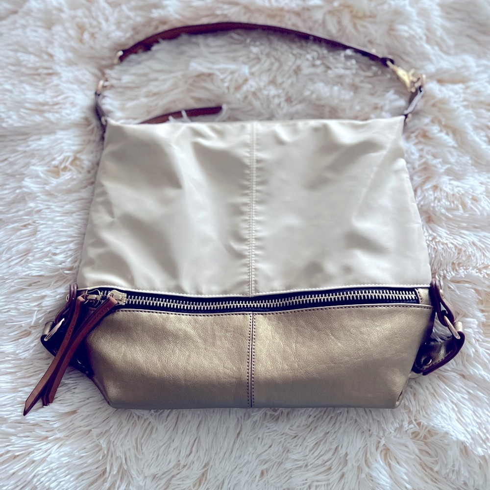 Sondra Roberts. Purse. Handbag. Cream & Gold. New